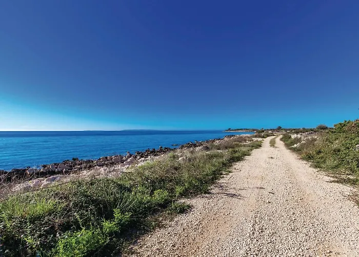 Apartman Stunning In Pag With House Sea View *