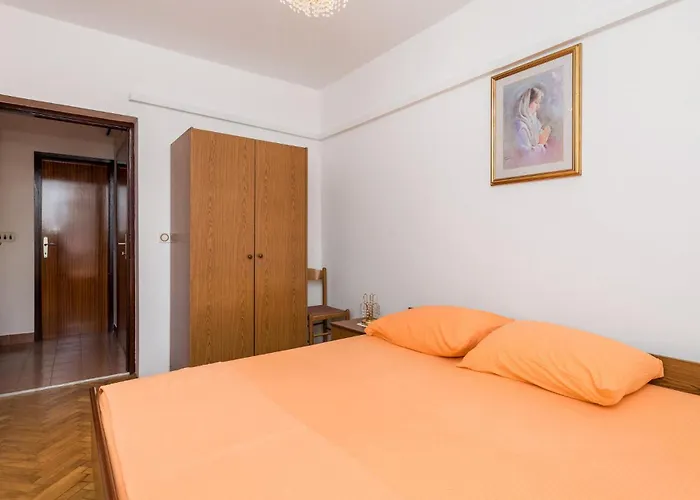 Stunning In Pag With House Sea View Апартаменты *